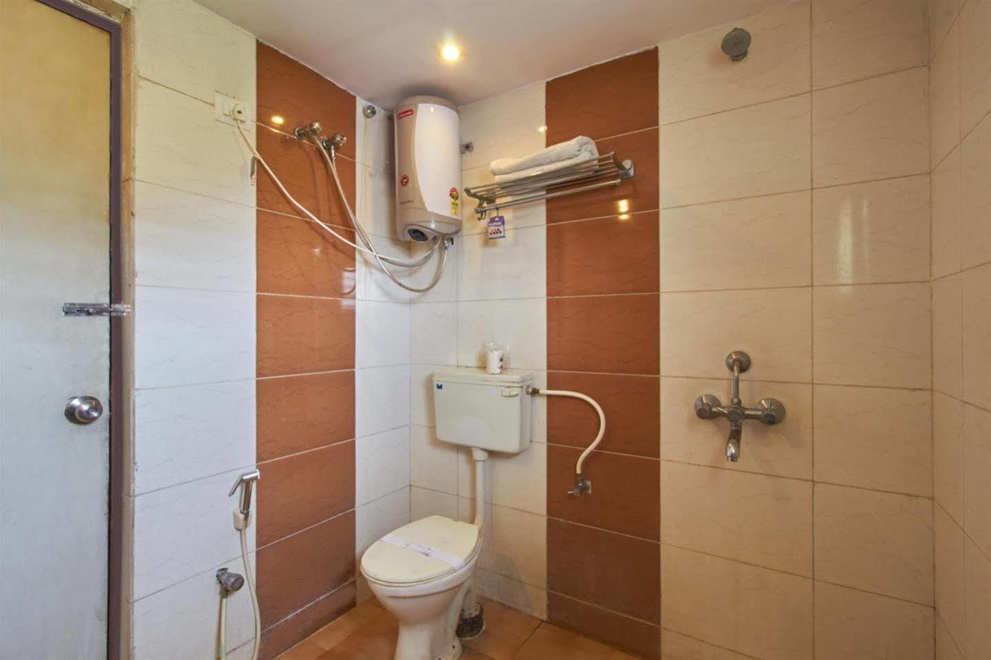 Fabhotel Royal Residency II - Nr Lakdikapul Metro Station Haïdarabad Extérieur photo