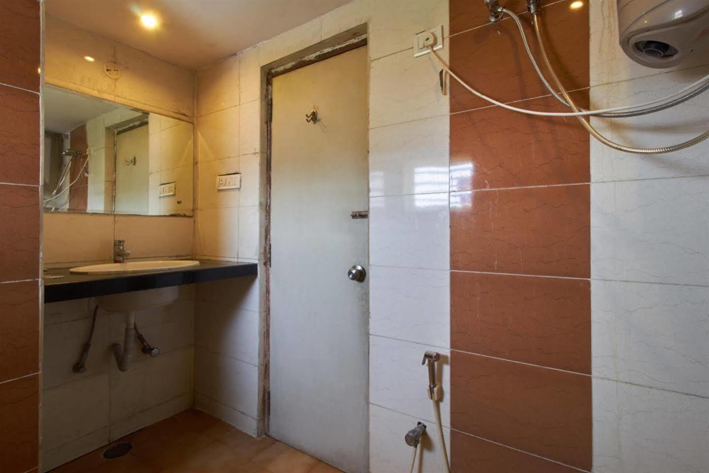 Fabhotel Royal Residency II - Nr Lakdikapul Metro Station Haïdarabad Extérieur photo